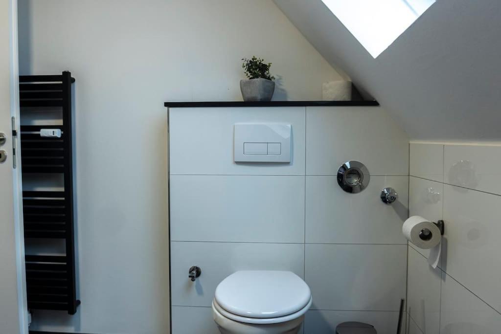 Moderne Ferienwohnung In Gelsenkirchen-Schalke Fuer 1 Bis 7 Personen Mit Terrasse, Ideal Fuer Gruppen & Stadionbesuche 외부 사진