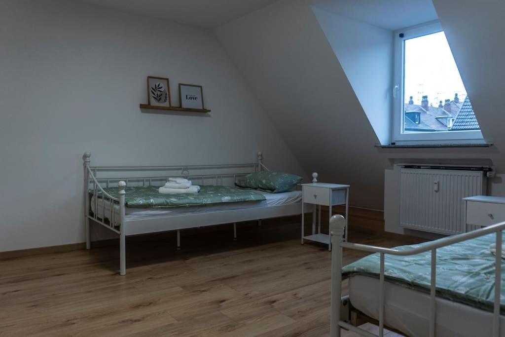 Moderne Ferienwohnung In Gelsenkirchen-Schalke Fuer 1 Bis 7 Personen Mit Terrasse, Ideal Fuer Gruppen & Stadionbesuche 외부 사진