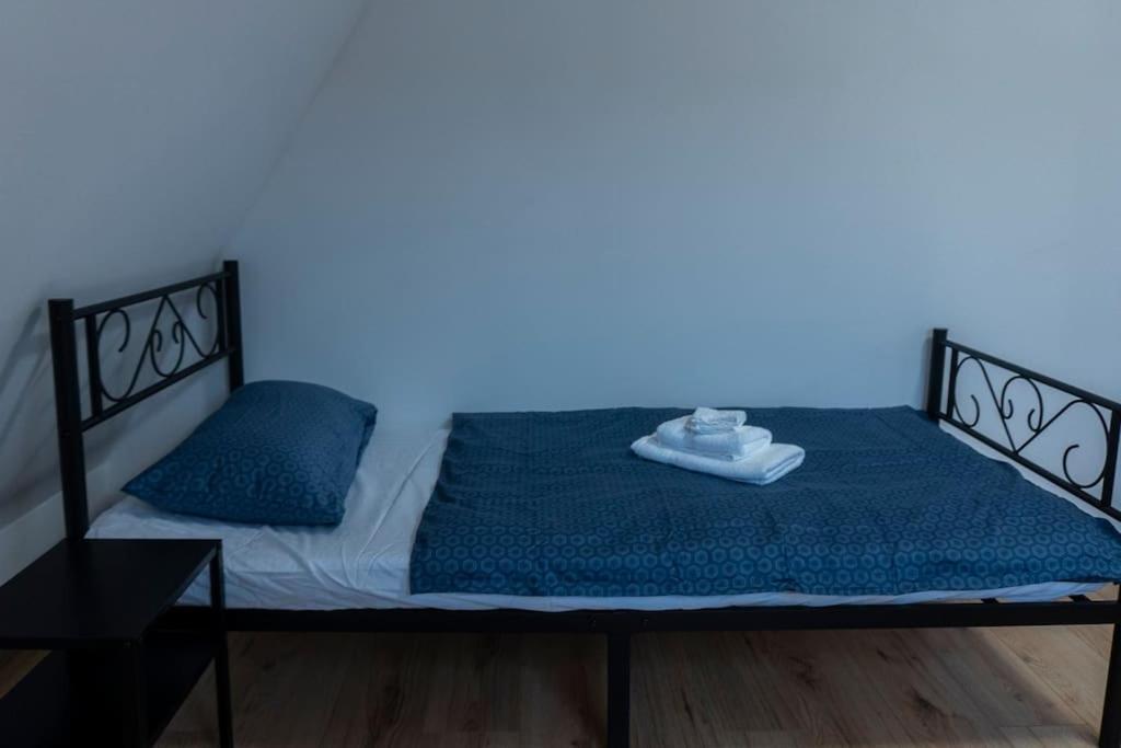 Moderne Ferienwohnung In Gelsenkirchen-Schalke Fuer 1 Bis 7 Personen Mit Terrasse, Ideal Fuer Gruppen & Stadionbesuche 외부 사진