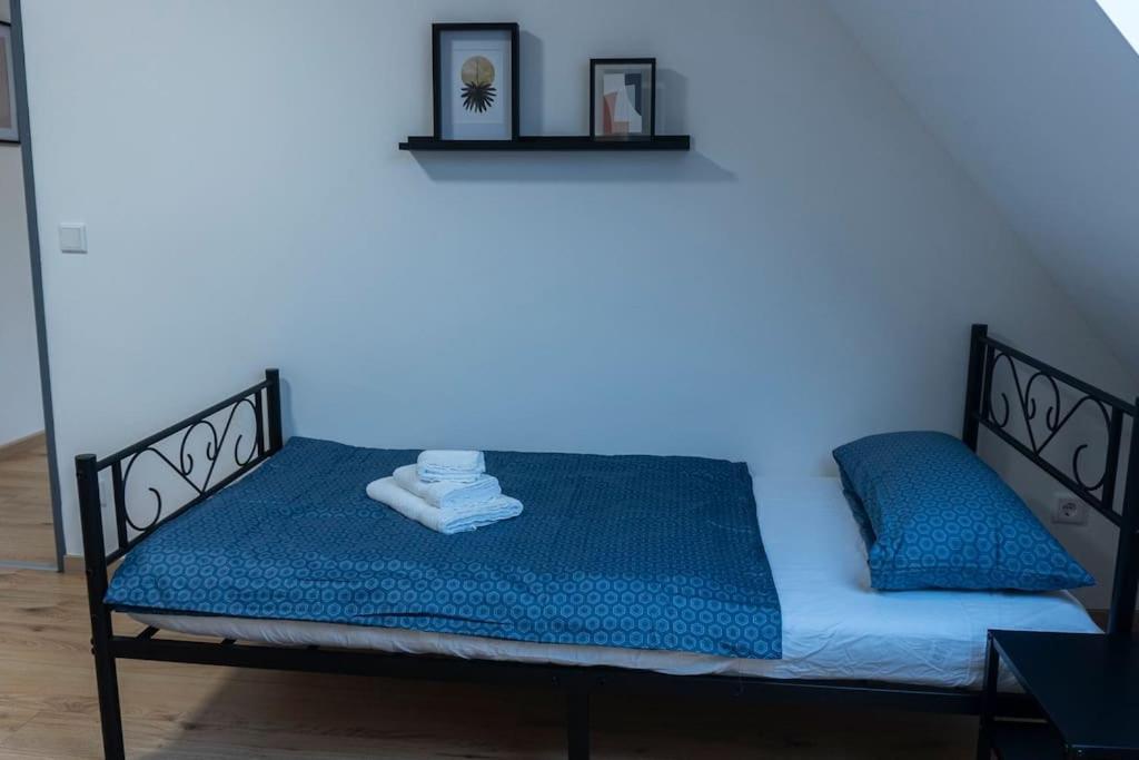 Moderne Ferienwohnung In Gelsenkirchen-Schalke Fuer 1 Bis 7 Personen Mit Terrasse, Ideal Fuer Gruppen & Stadionbesuche 외부 사진