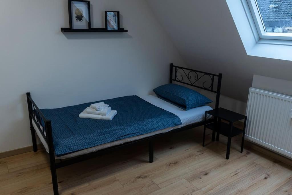 Moderne Ferienwohnung In Gelsenkirchen-Schalke Fuer 1 Bis 7 Personen Mit Terrasse, Ideal Fuer Gruppen & Stadionbesuche 외부 사진