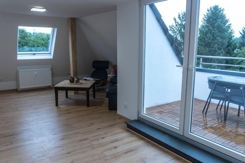 Moderne Ferienwohnung In Gelsenkirchen-Schalke Fuer 1 Bis 7 Personen Mit Terrasse, Ideal Fuer Gruppen & Stadionbesuche 외부 사진