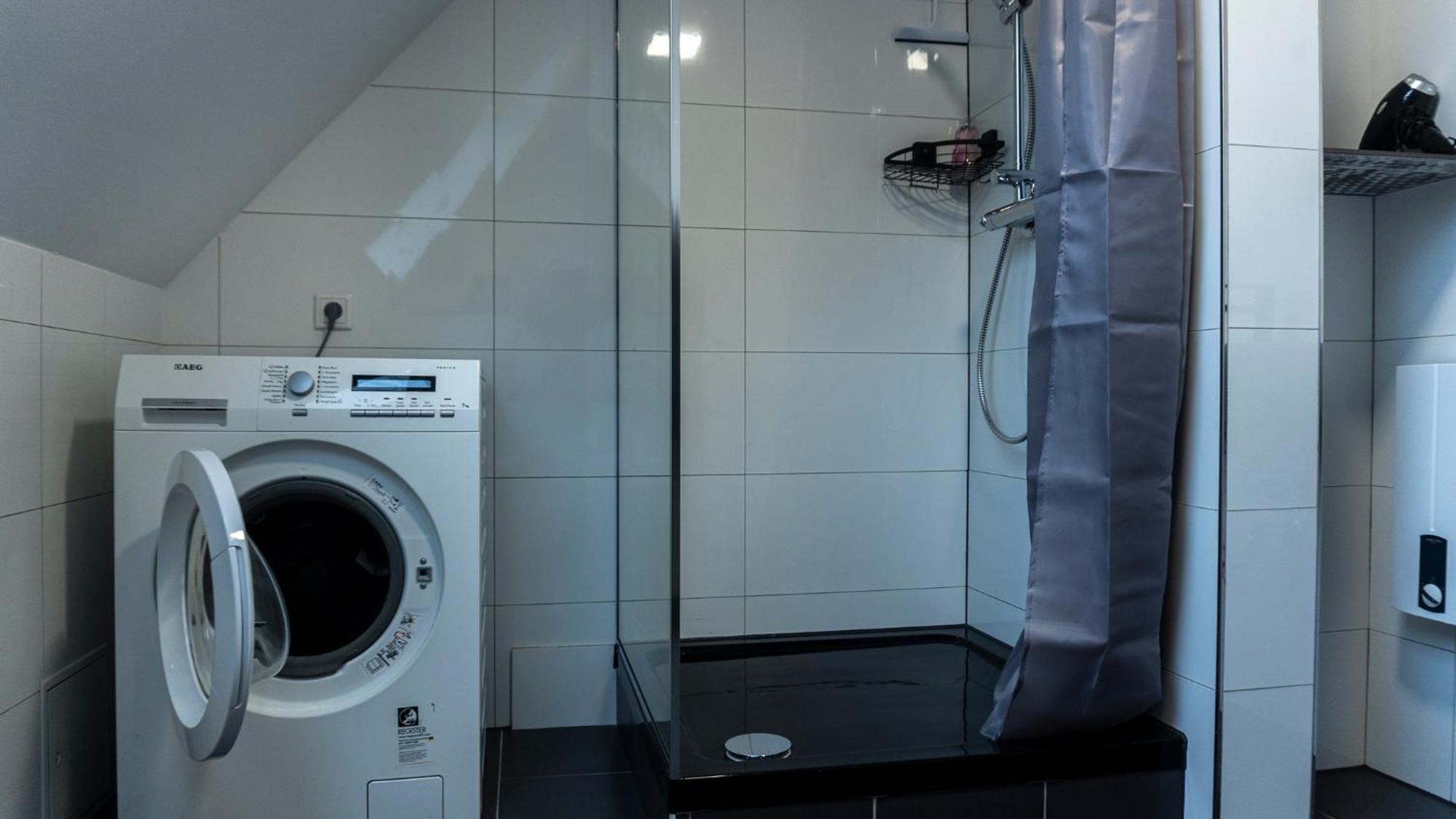 Moderne Ferienwohnung In Gelsenkirchen-Schalke Fuer 1 Bis 7 Personen Mit Terrasse, Ideal Fuer Gruppen & Stadionbesuche 외부 사진