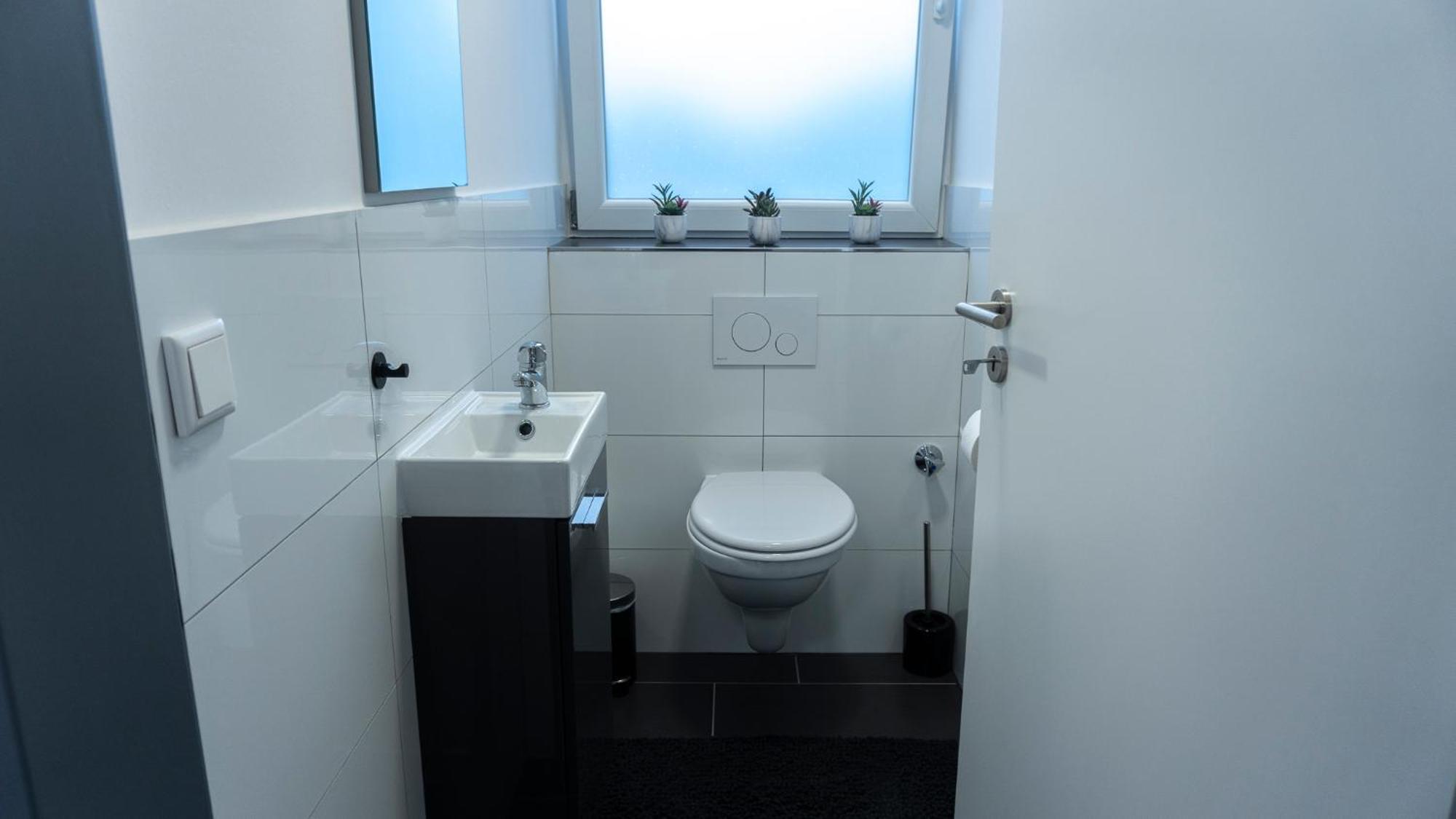 Moderne Ferienwohnung In Gelsenkirchen-Schalke Fuer 1 Bis 7 Personen Mit Terrasse, Ideal Fuer Gruppen & Stadionbesuche 외부 사진